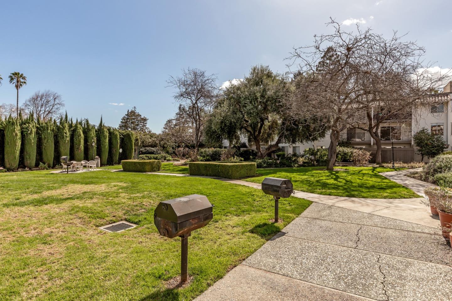 1730 Halford AVE 250