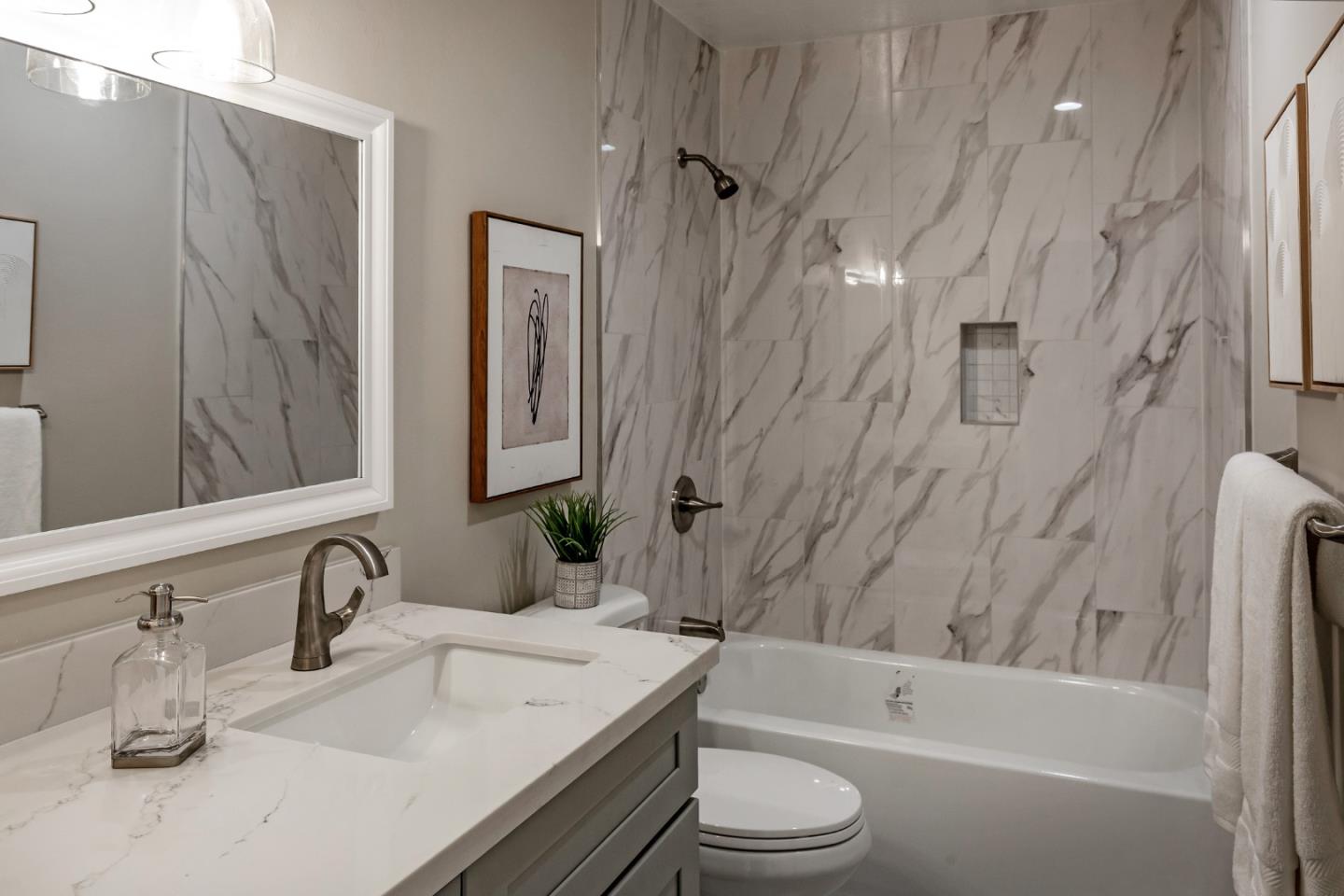 1730 Halford AVE 250