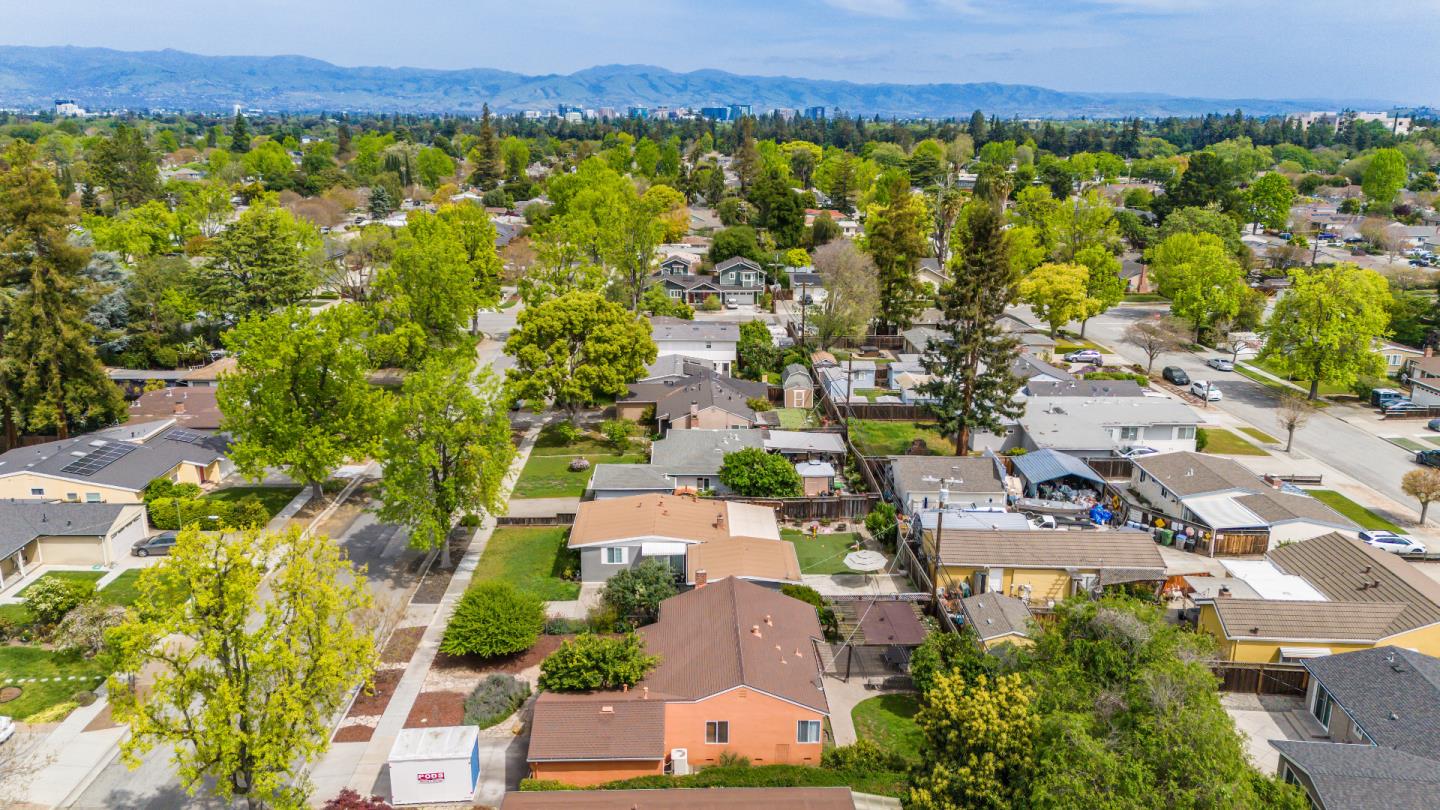 2440 Walnut Grove AVE