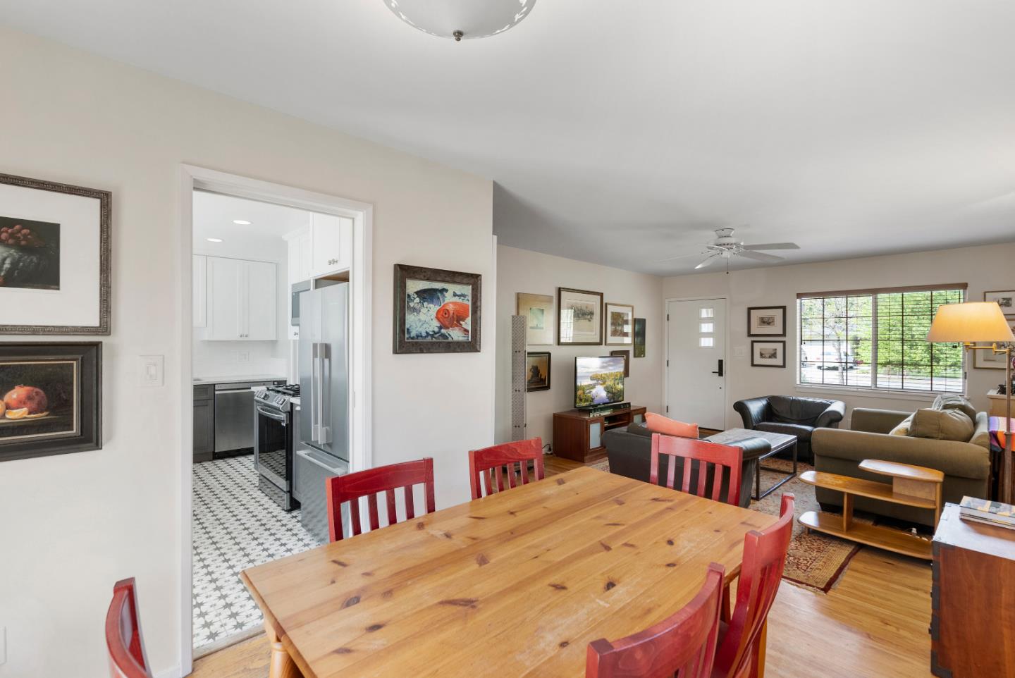 2440 Walnut Grove AVE