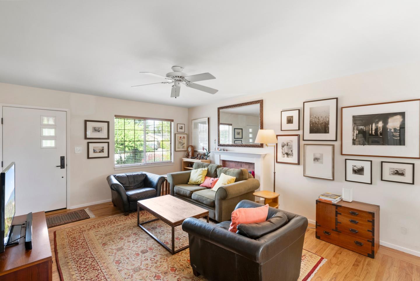 2440 Walnut Grove AVE