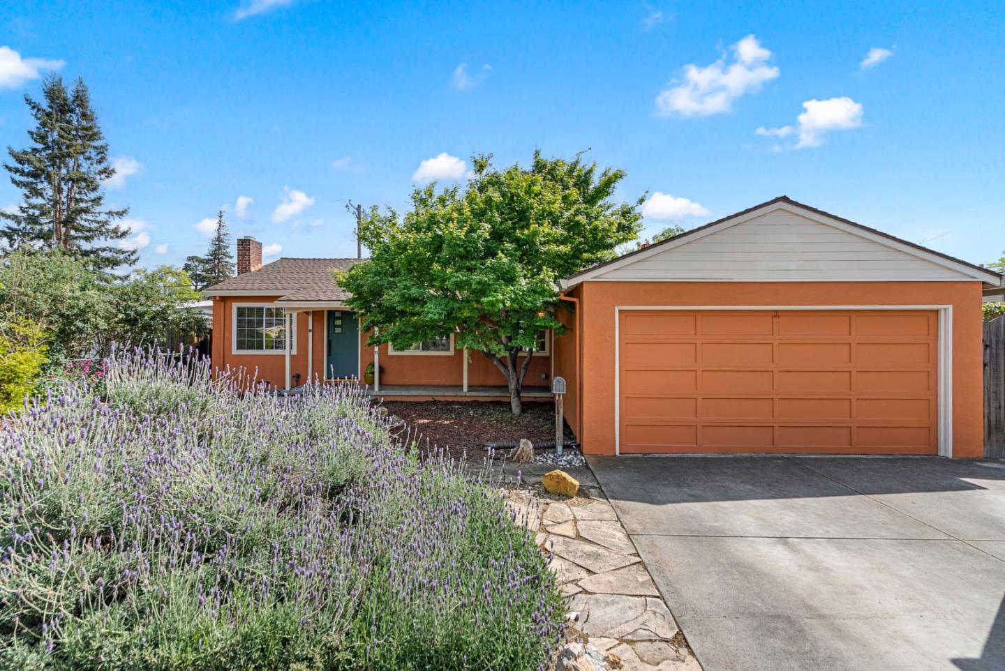 2440 Walnut Grove AVE