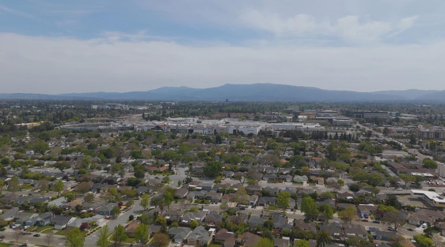 2440 Walnut Grove AVE