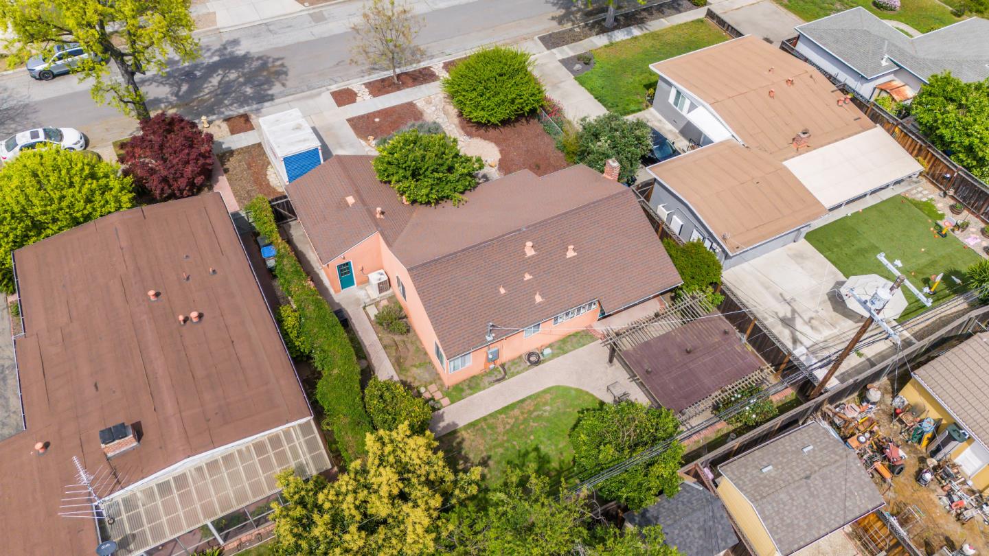 2440 Walnut Grove AVE