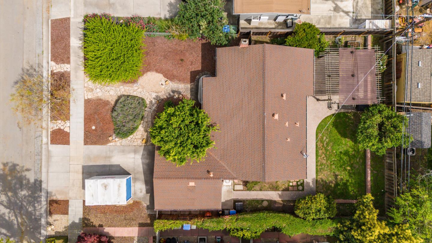 2440 Walnut Grove AVE