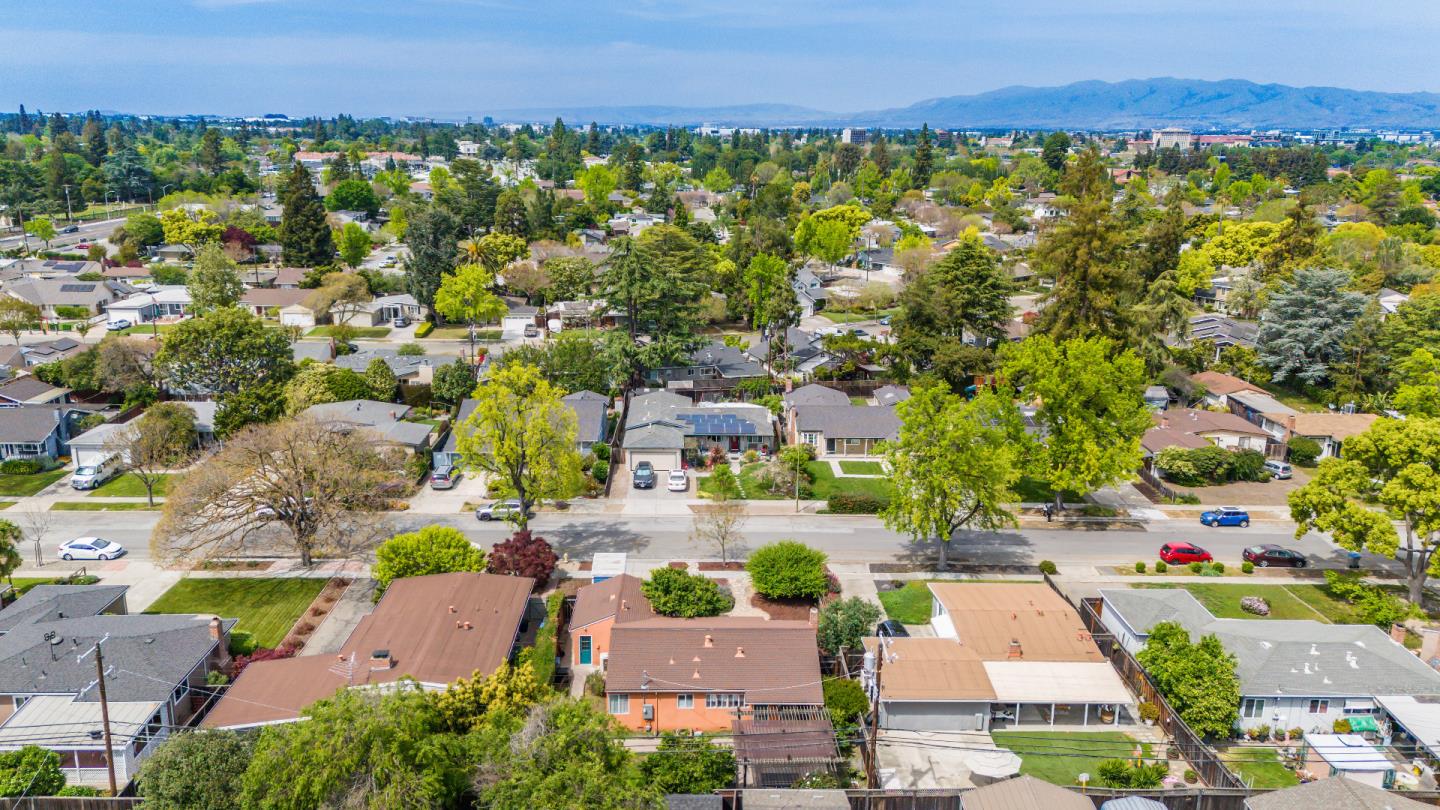 2440 Walnut Grove AVE