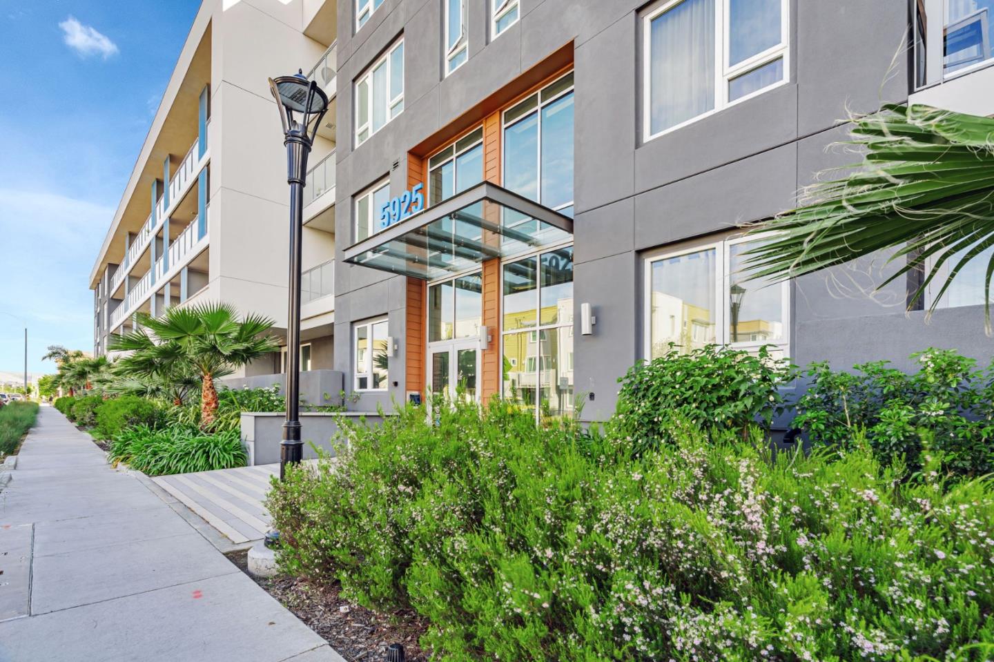 5925 Charlotte DR 418