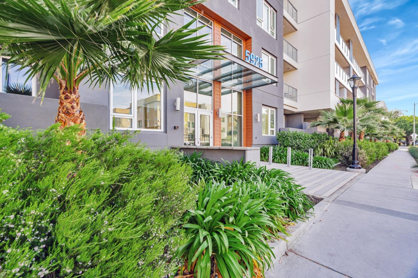 5925 Charlotte DR 418