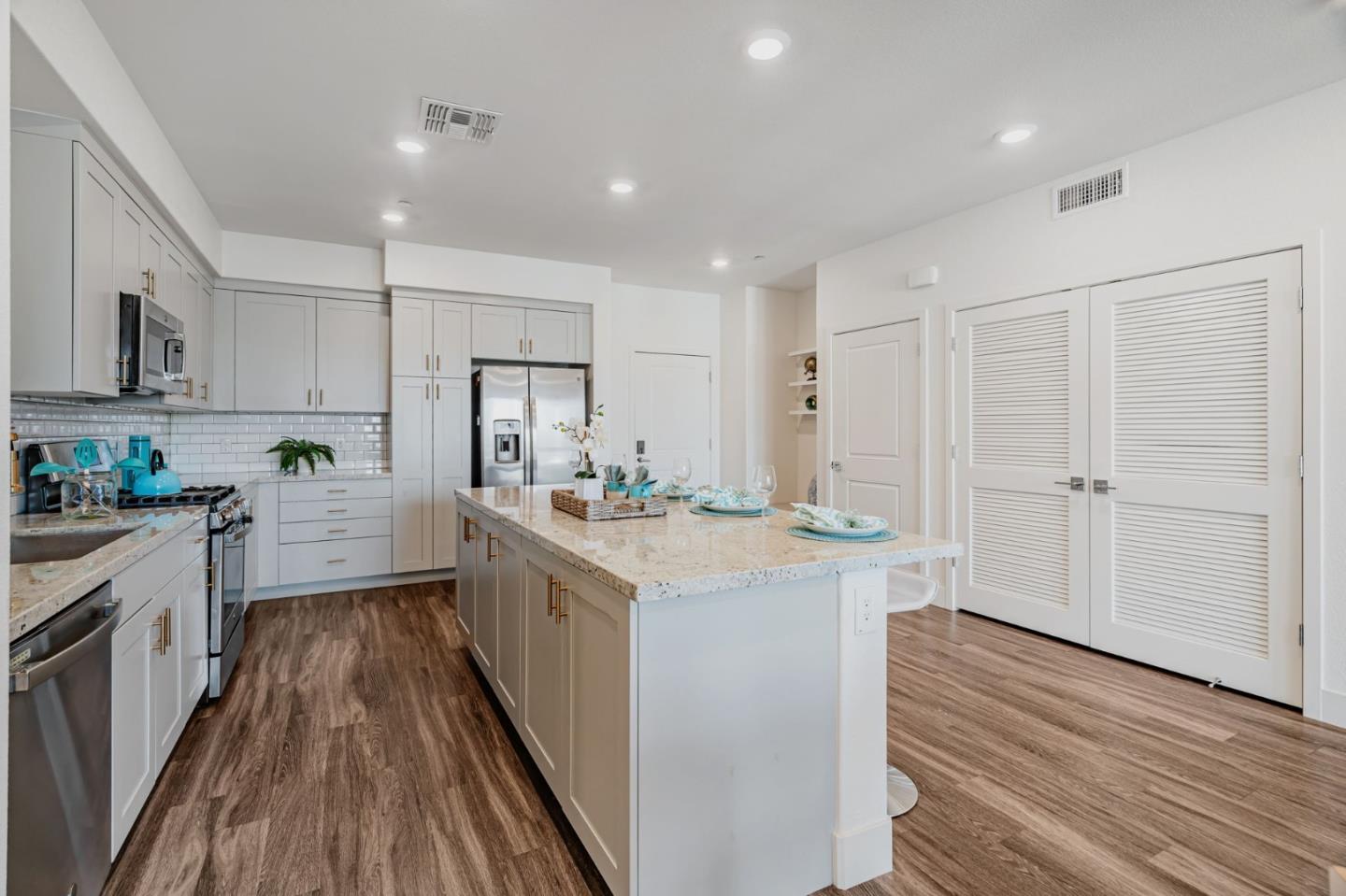 5925 Charlotte DR 418