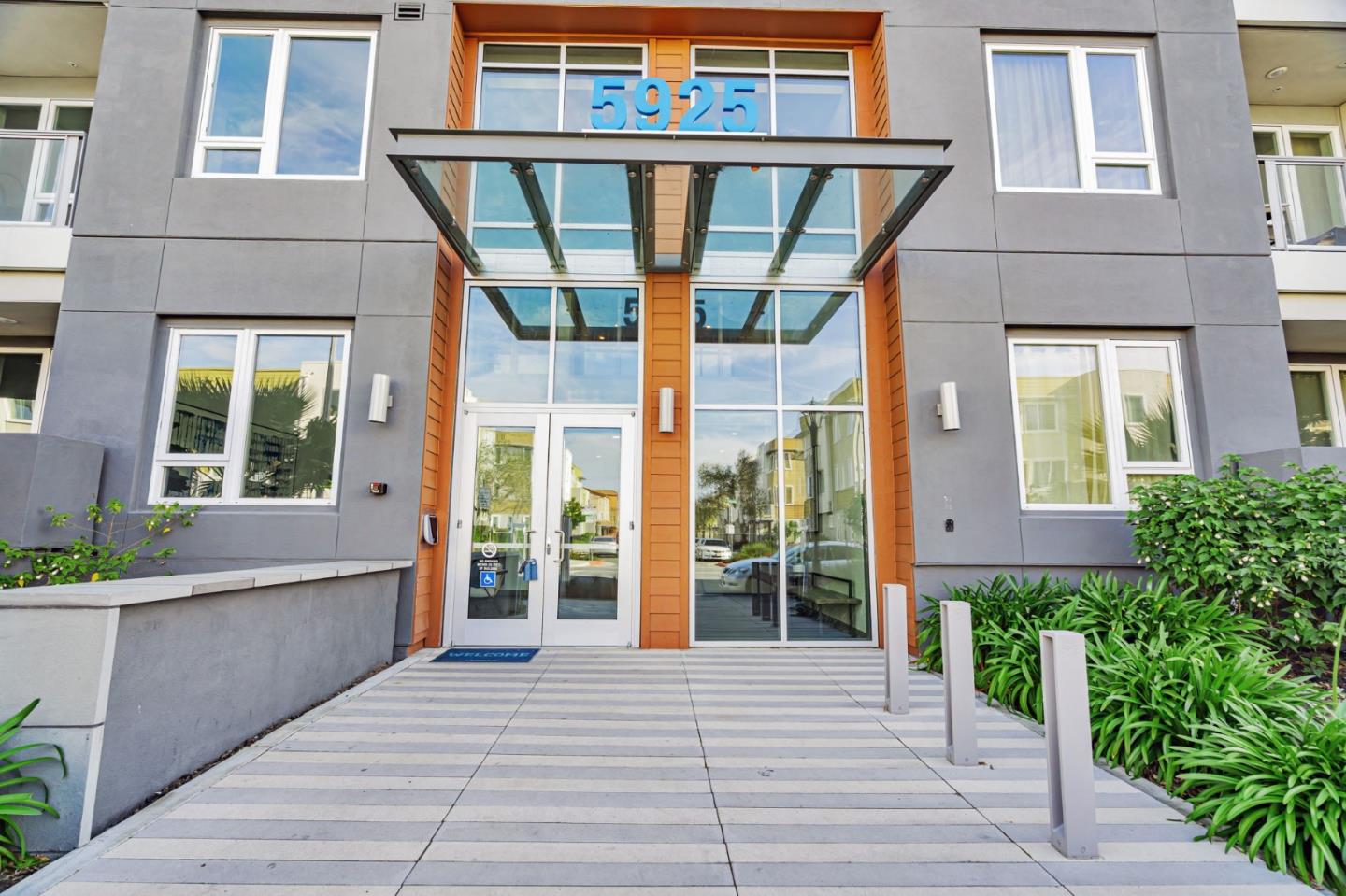 5925 Charlotte DR 418