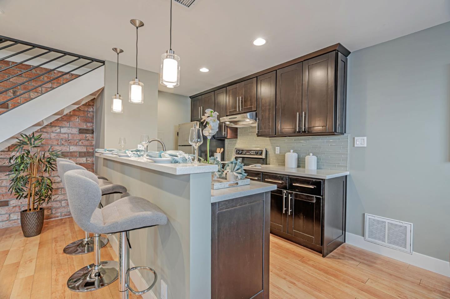 1368 Branham LN 2