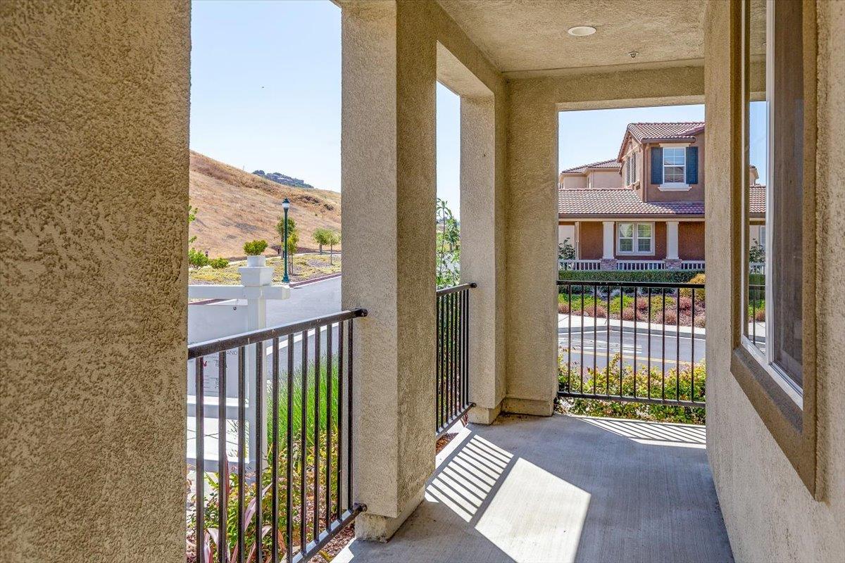 30111 Mountain View DR