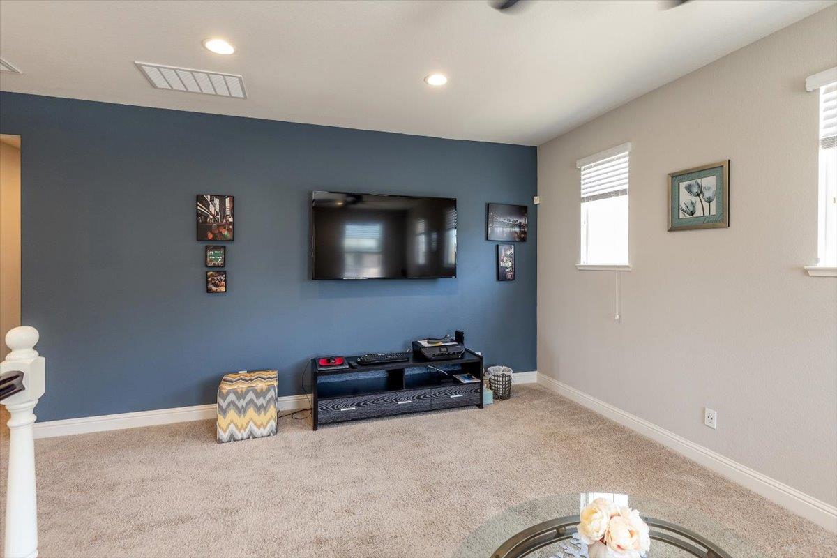 30111 Mountain View DR