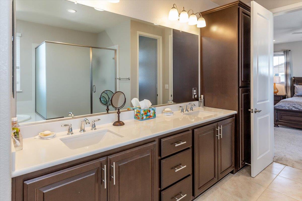 30111 Mountain View DR