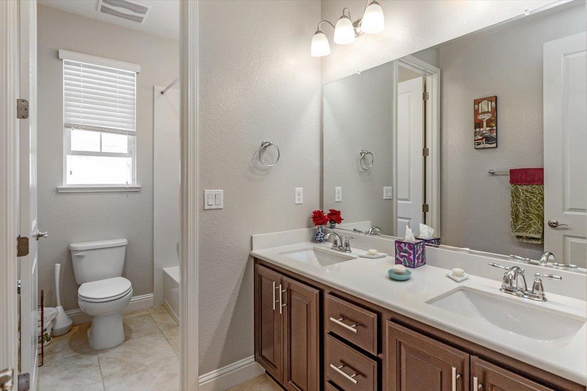 30111 Mountain View DR