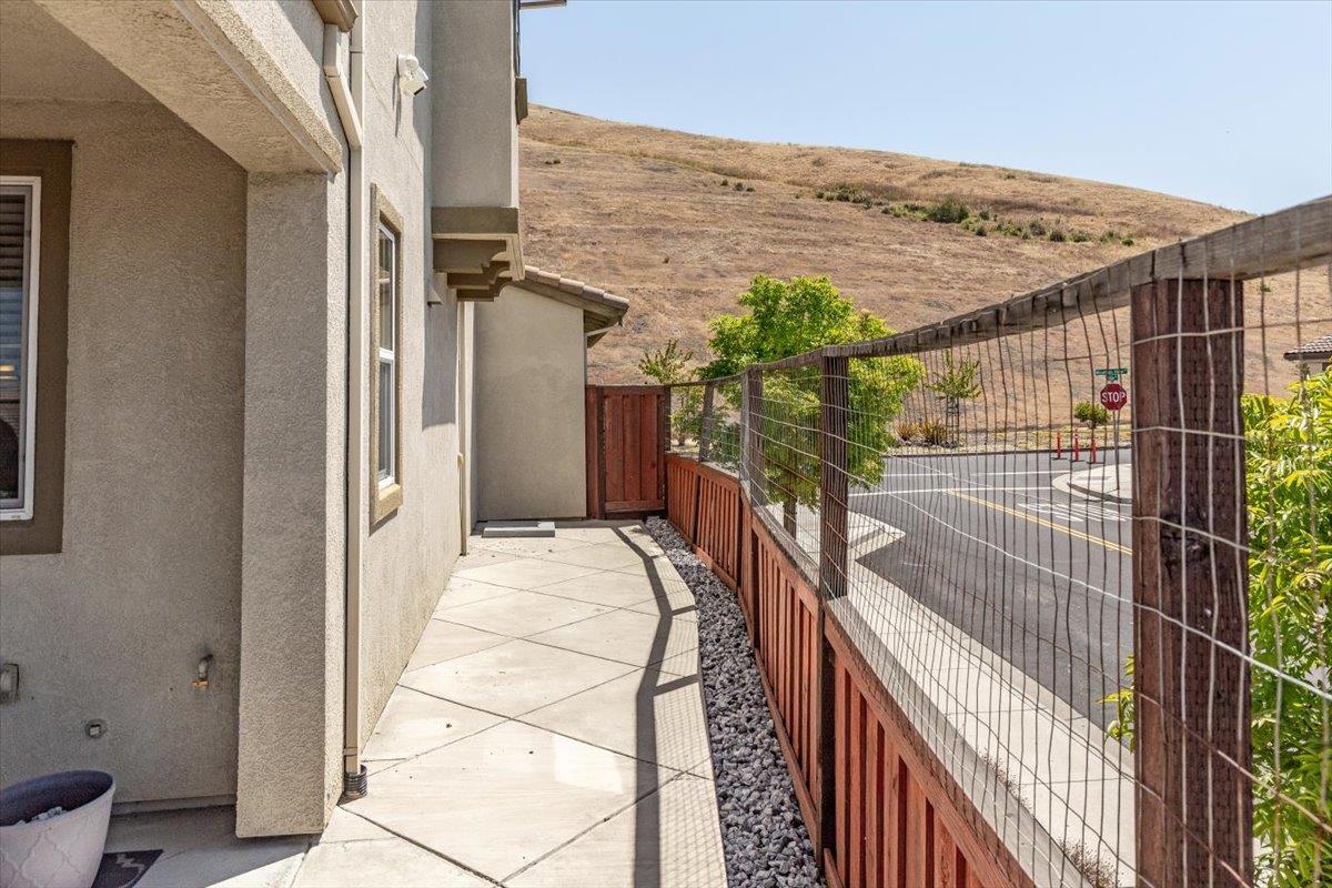 30111 Mountain View DR