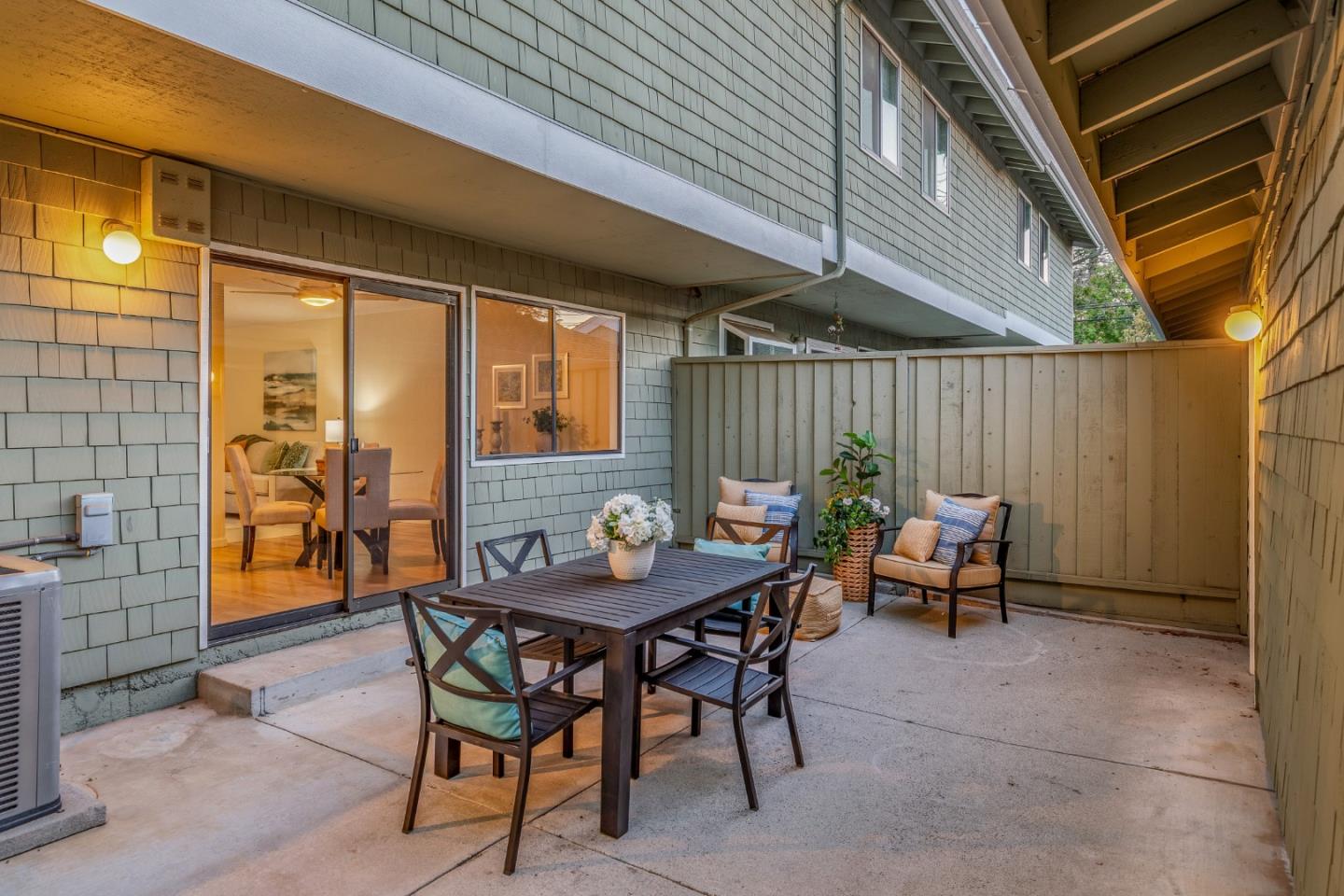 283 De Soto DR