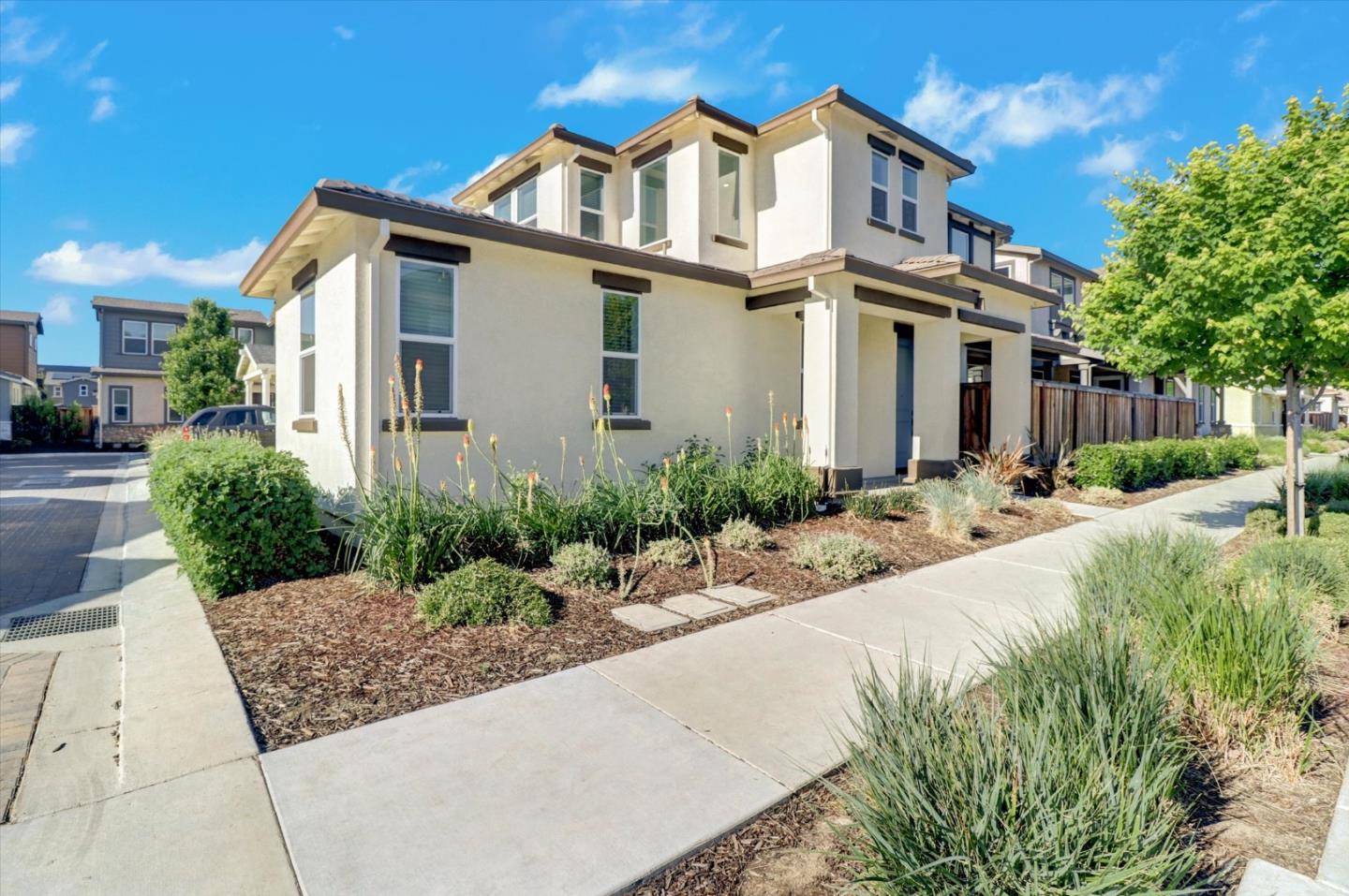 1880 Orfanos Ranch DR