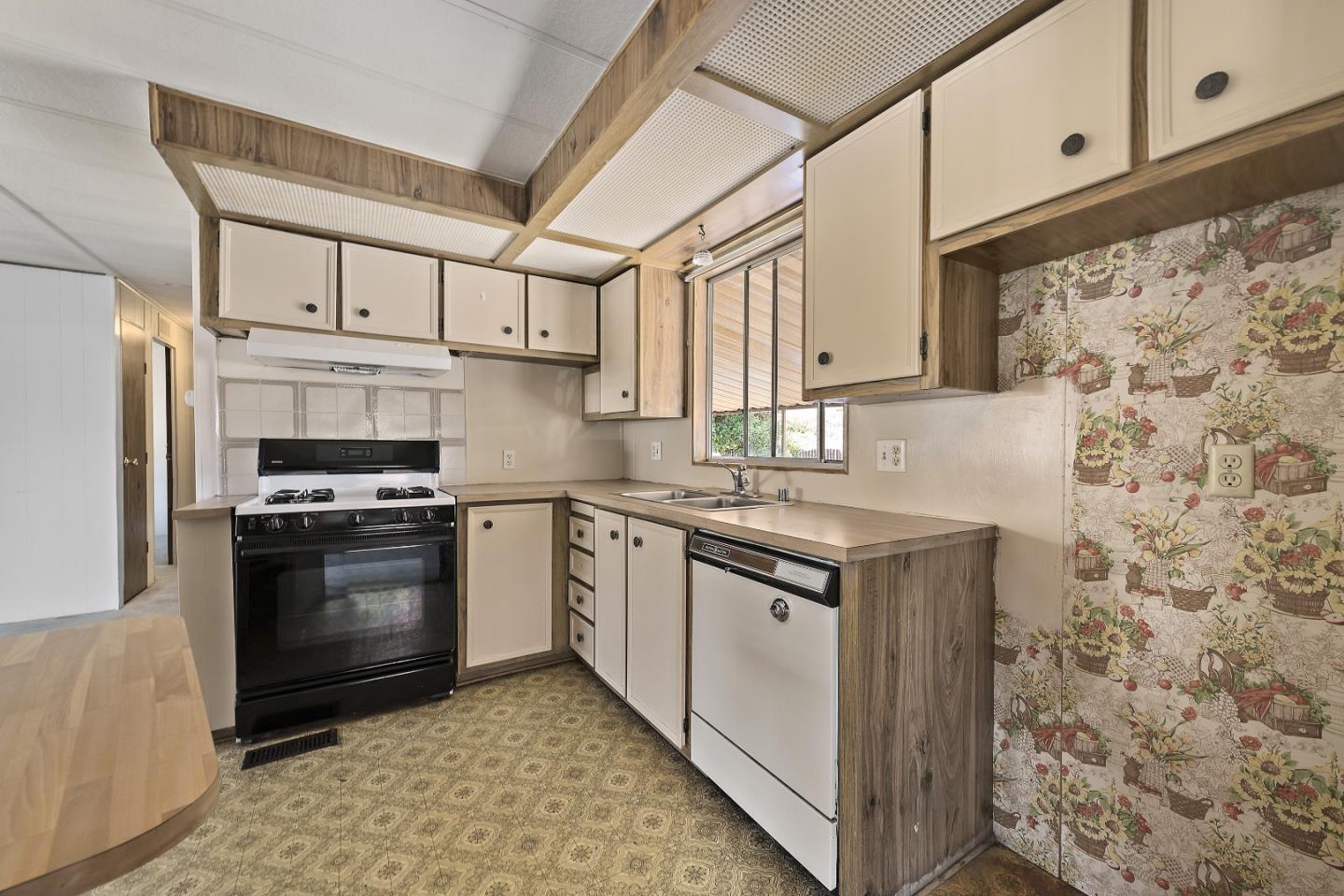 2614 Whispering Hills Circle 2614