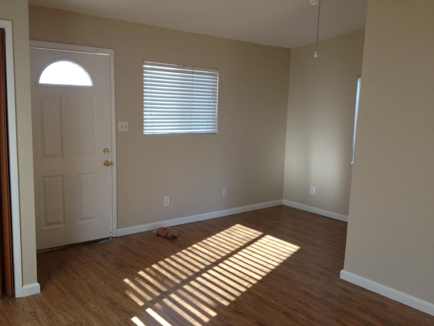 3465 Susie LN