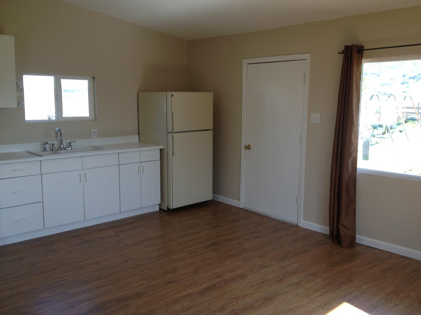 3465 Susie LN