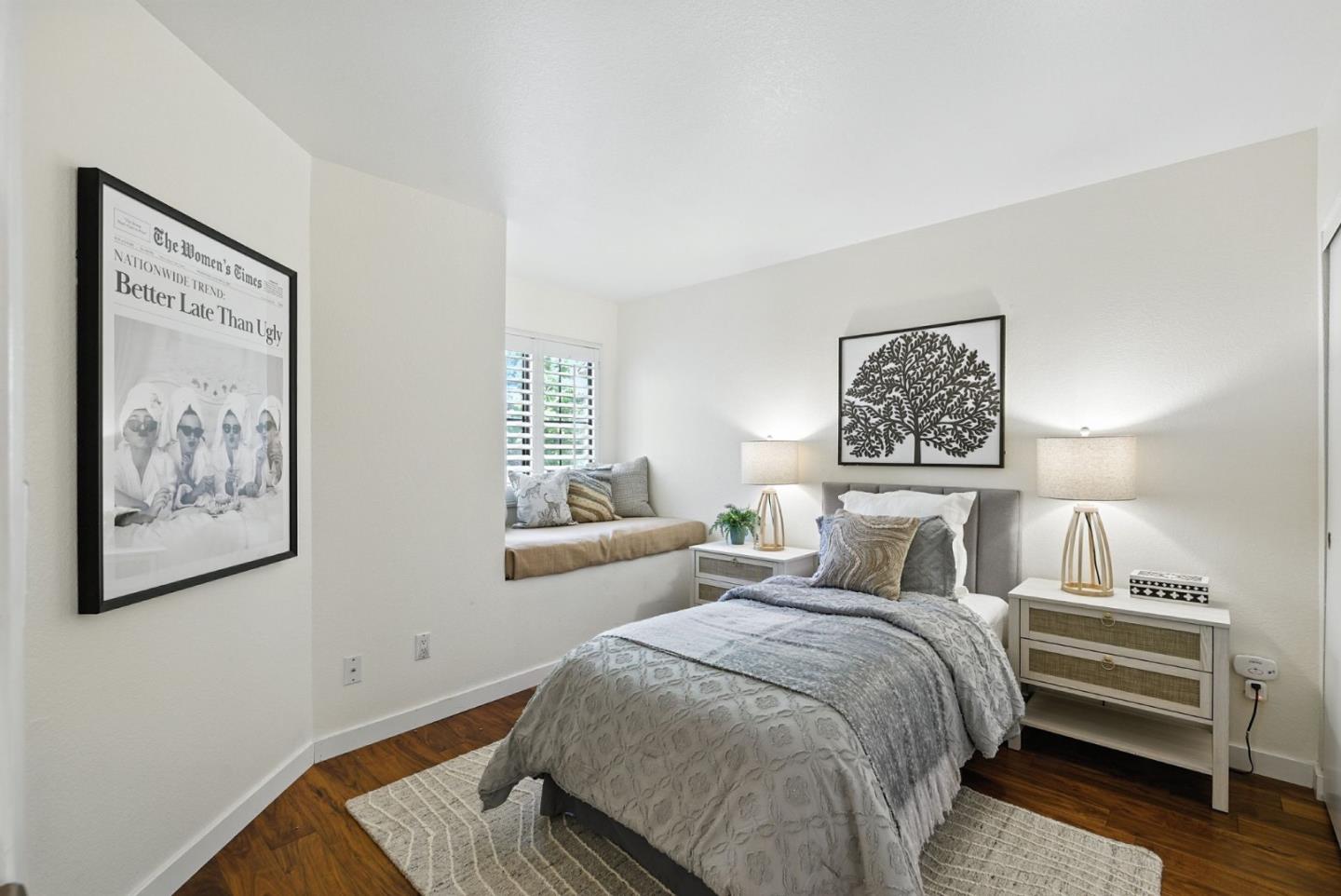 2074 Foxhall Loop