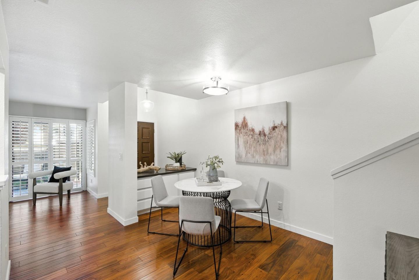 2074 Foxhall Loop