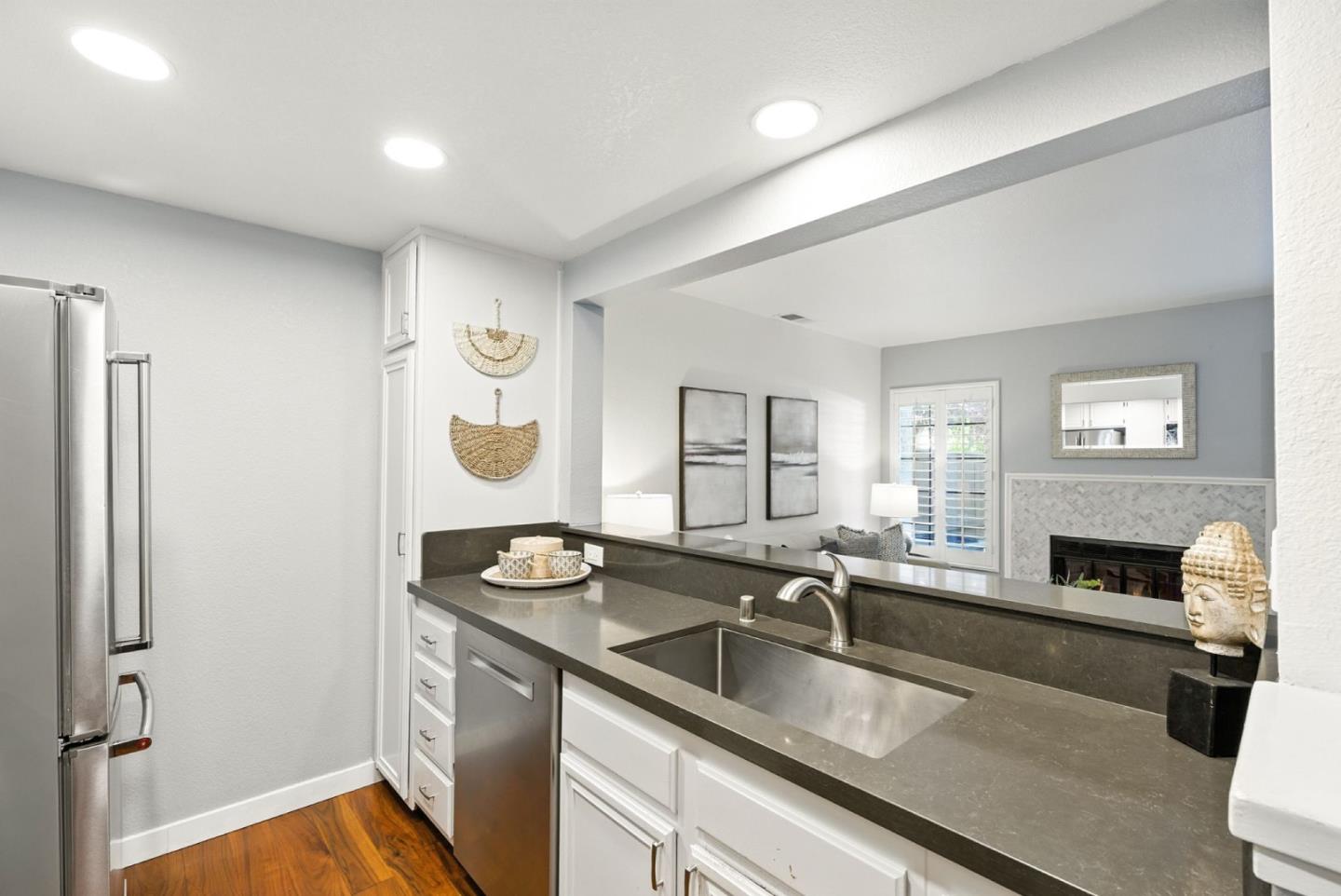 2074 Foxhall Loop