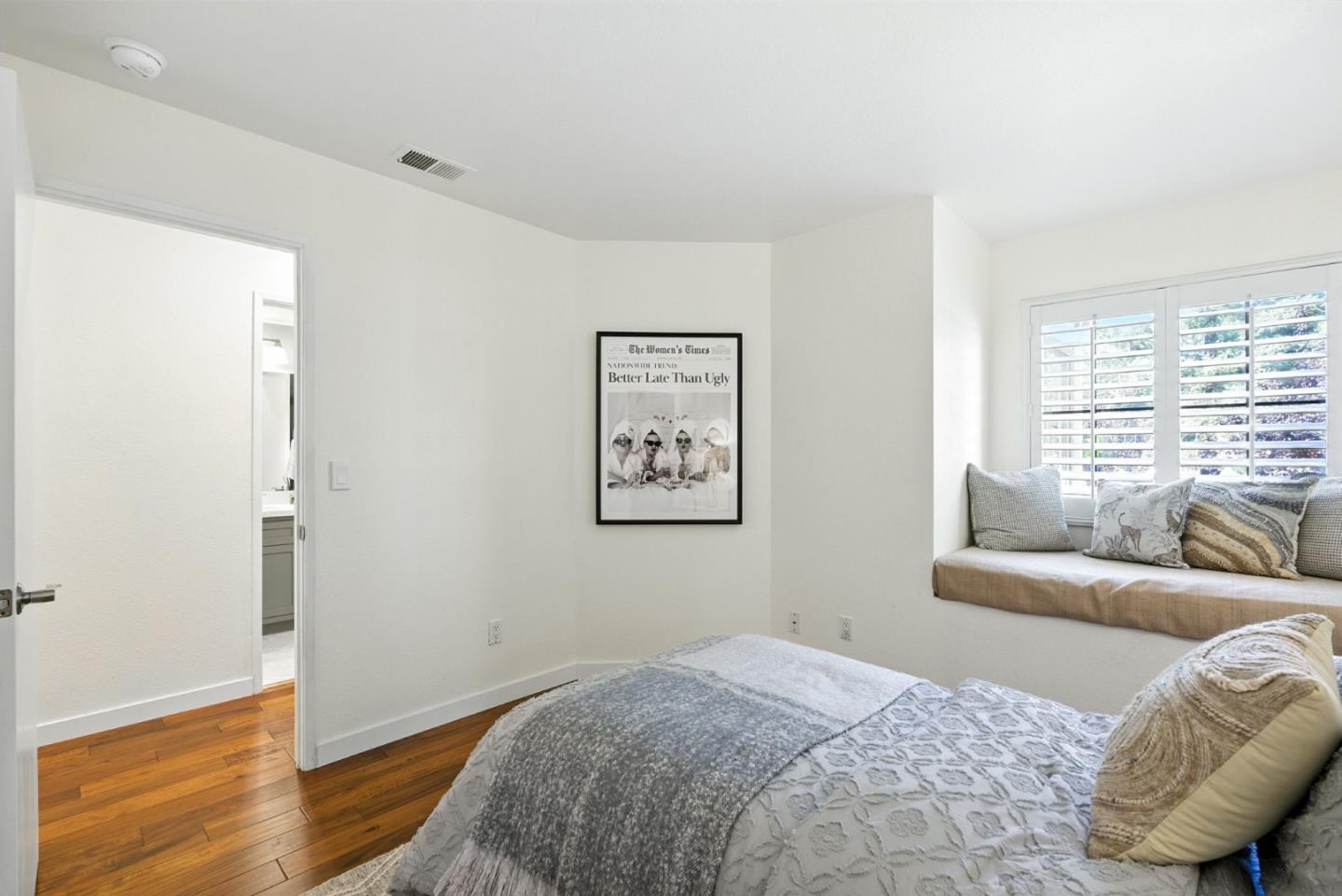 2074 Foxhall Loop