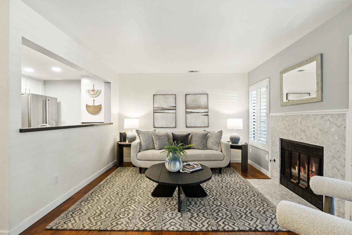 2074 Foxhall Loop