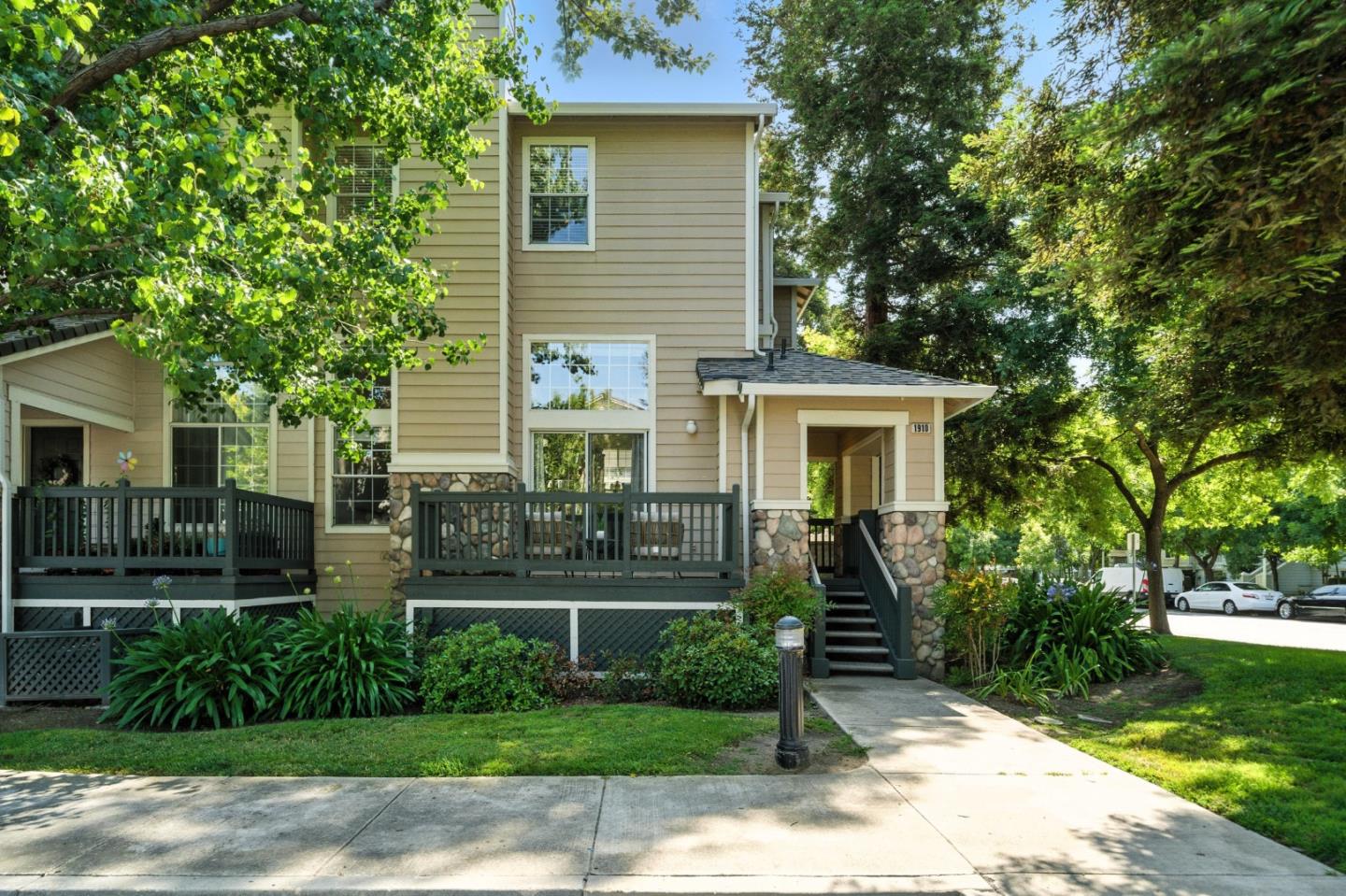 1910 Beaufort Terrace