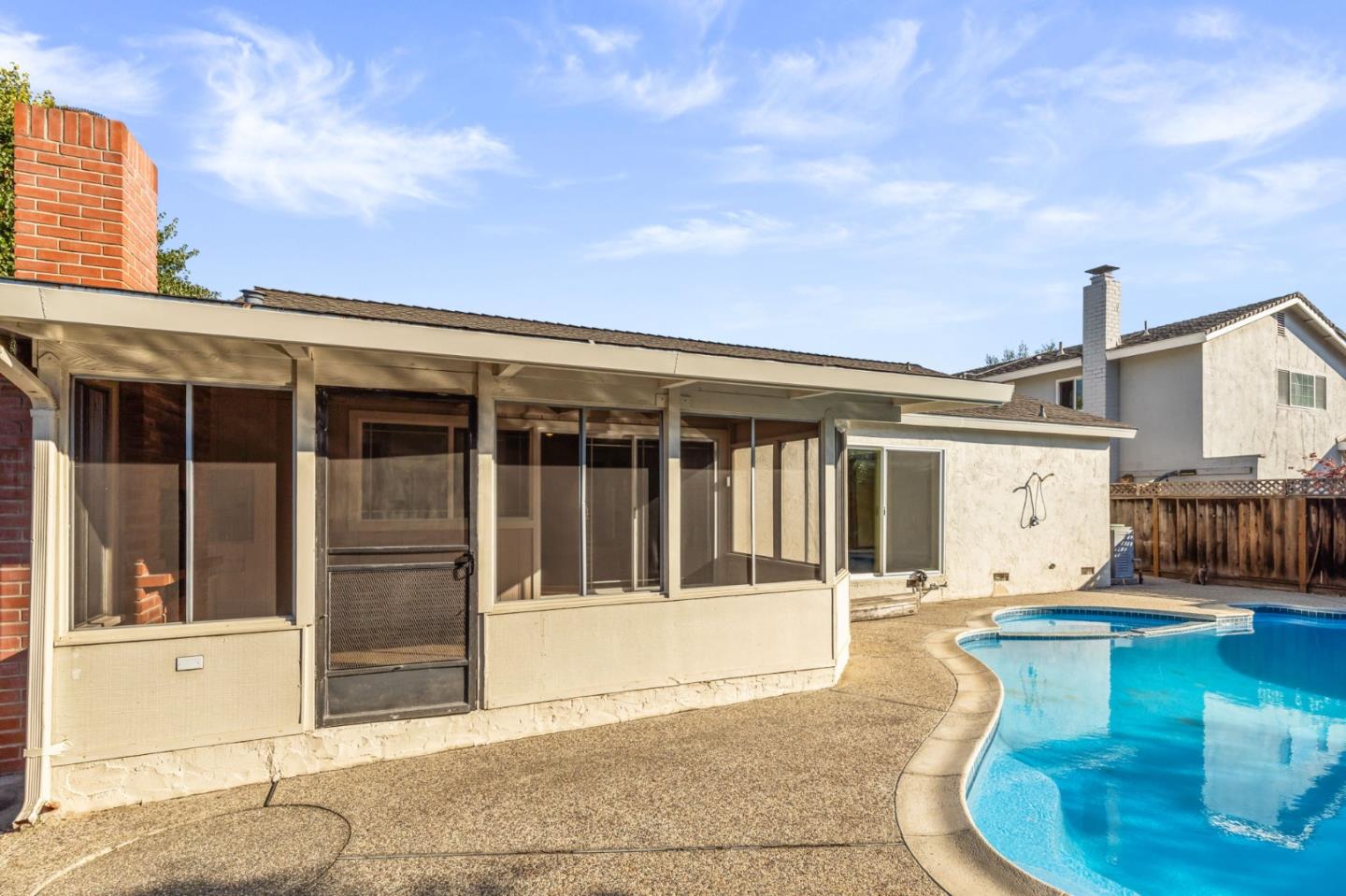 377 Avenida Arboles
