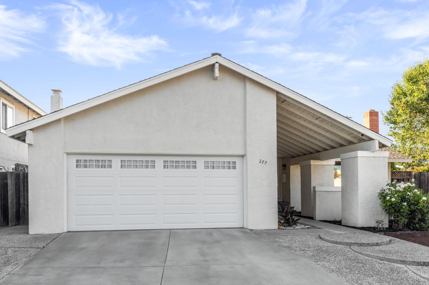 377 Avenida Arboles