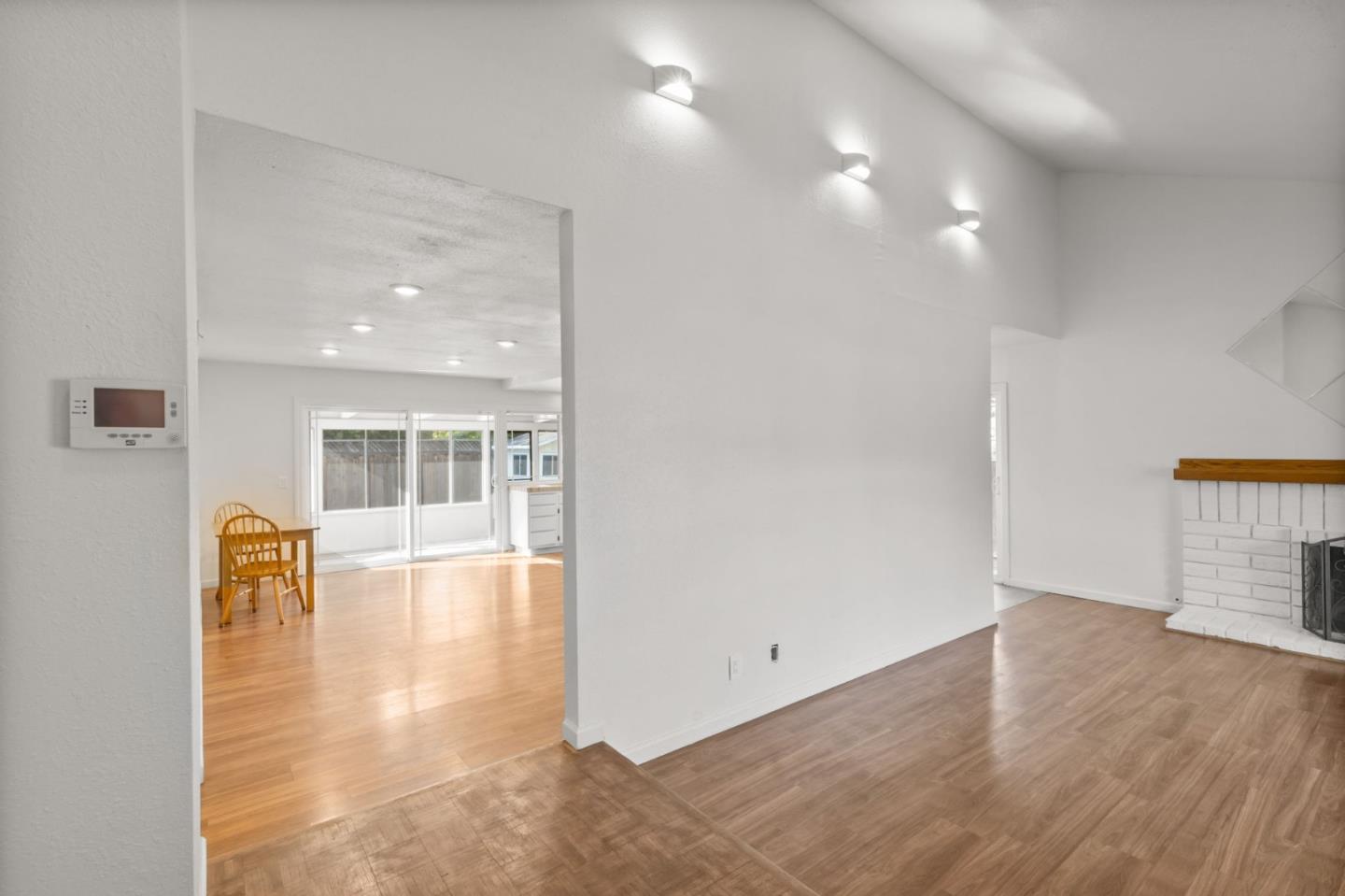 377 Avenida Arboles