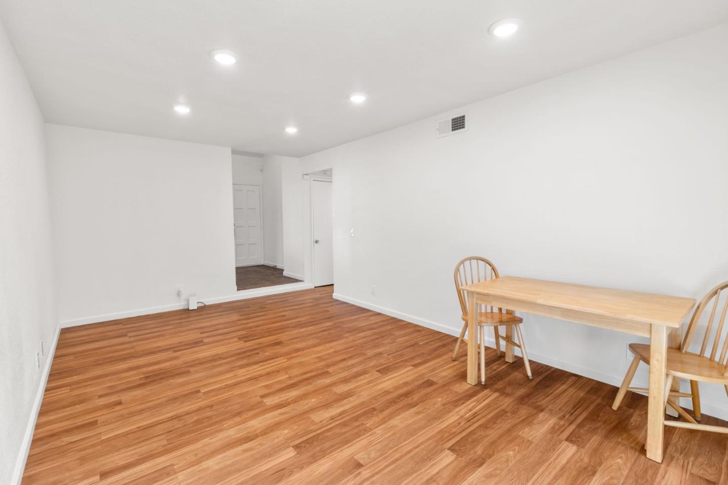 377 Avenida Arboles