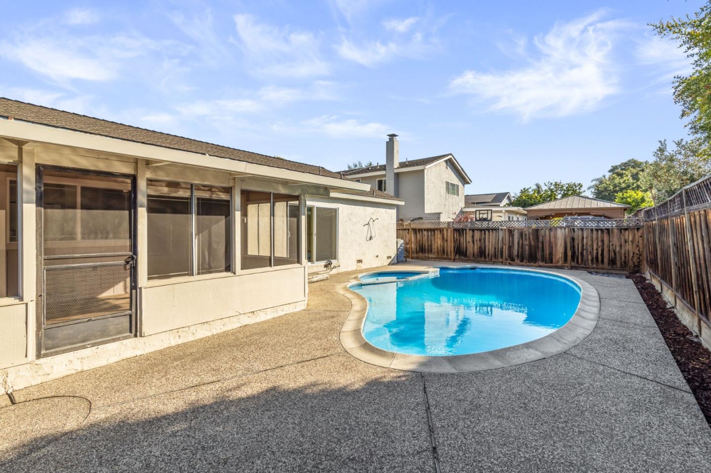 377 Avenida Arboles