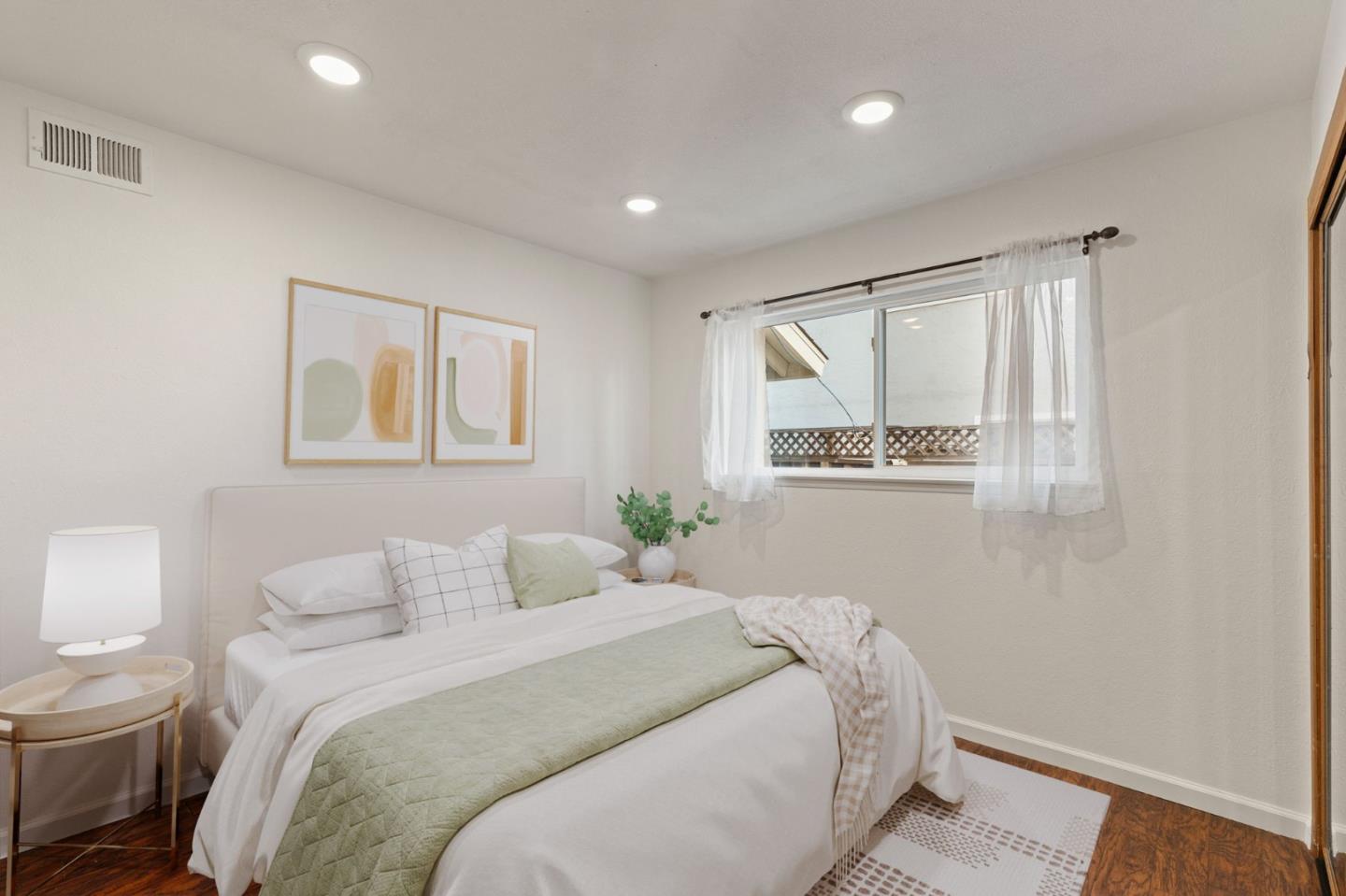 377 Avenida Arboles