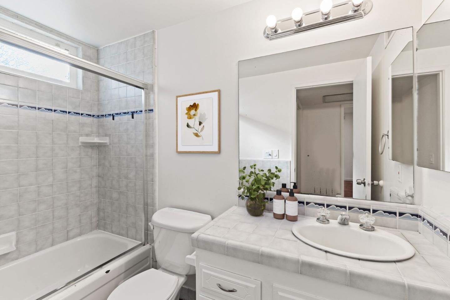 377 Avenida Arboles