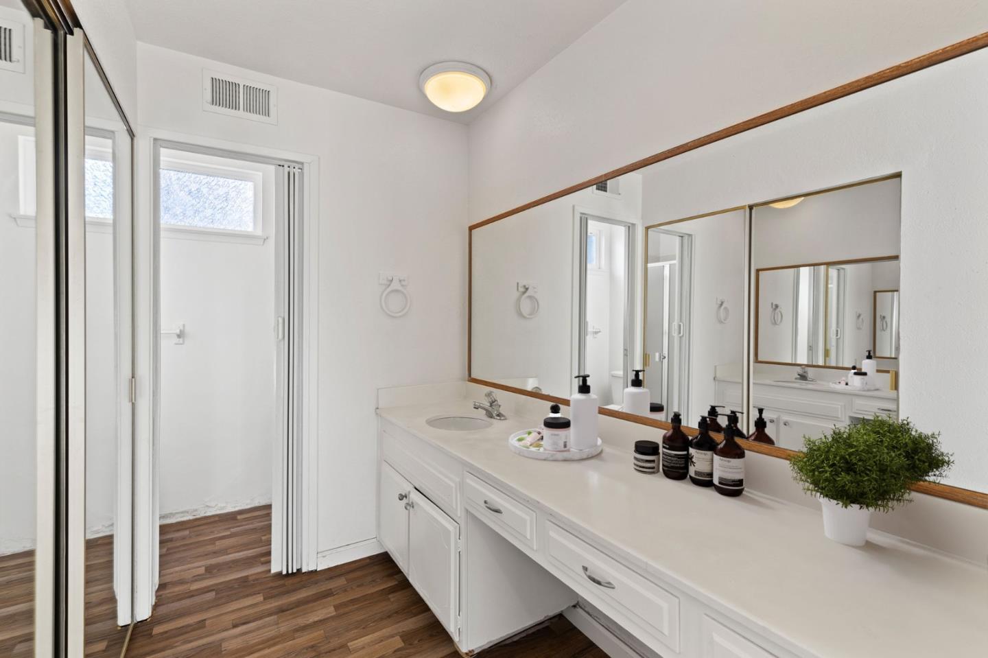 377 Avenida Arboles
