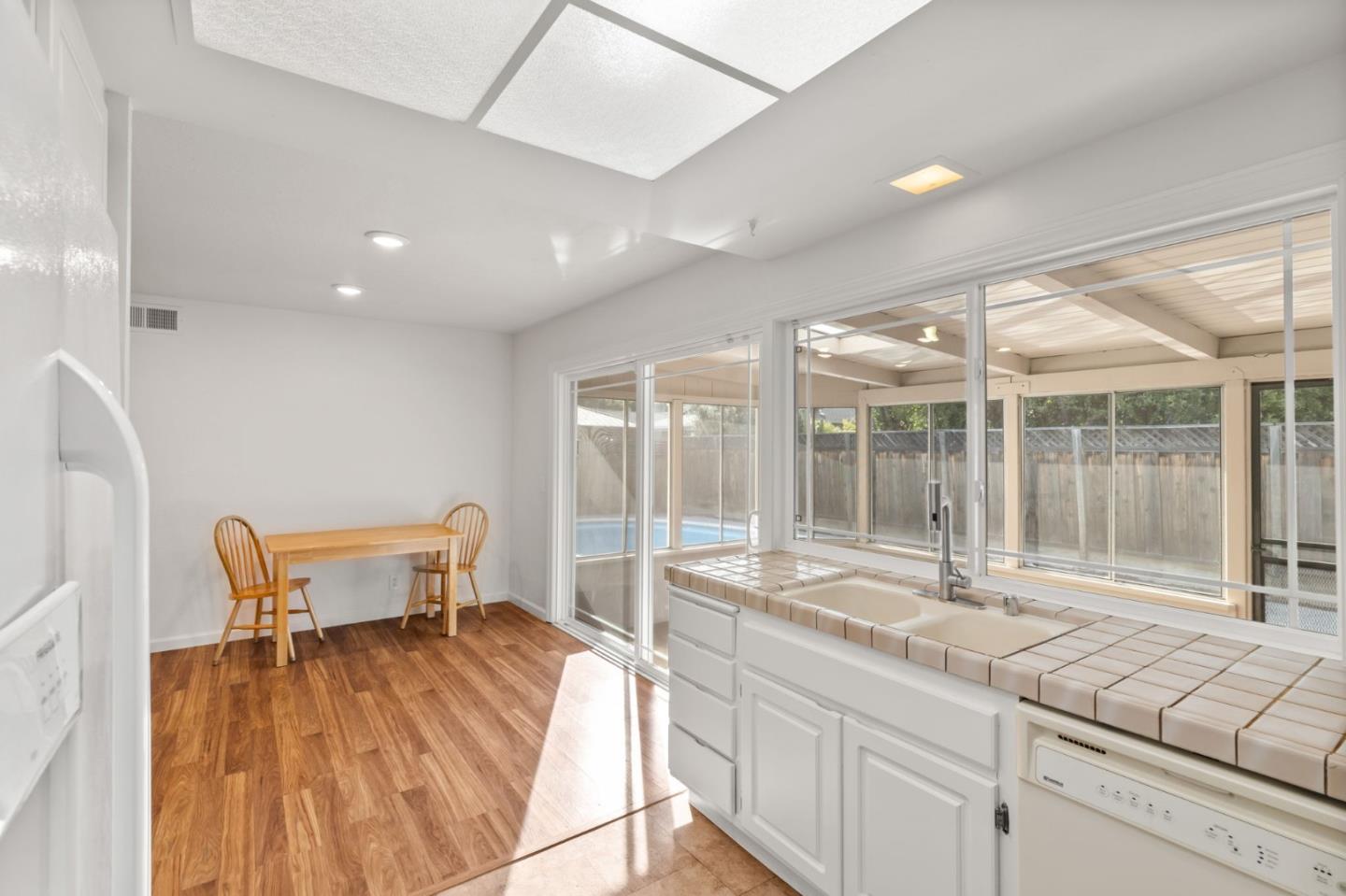 377 Avenida Arboles