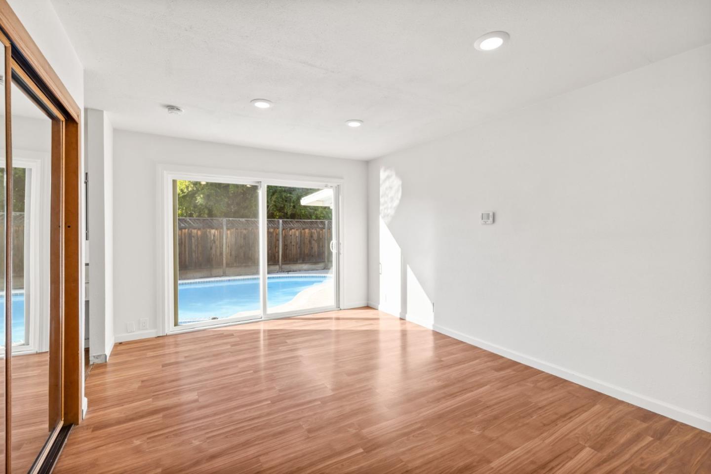 377 Avenida Arboles