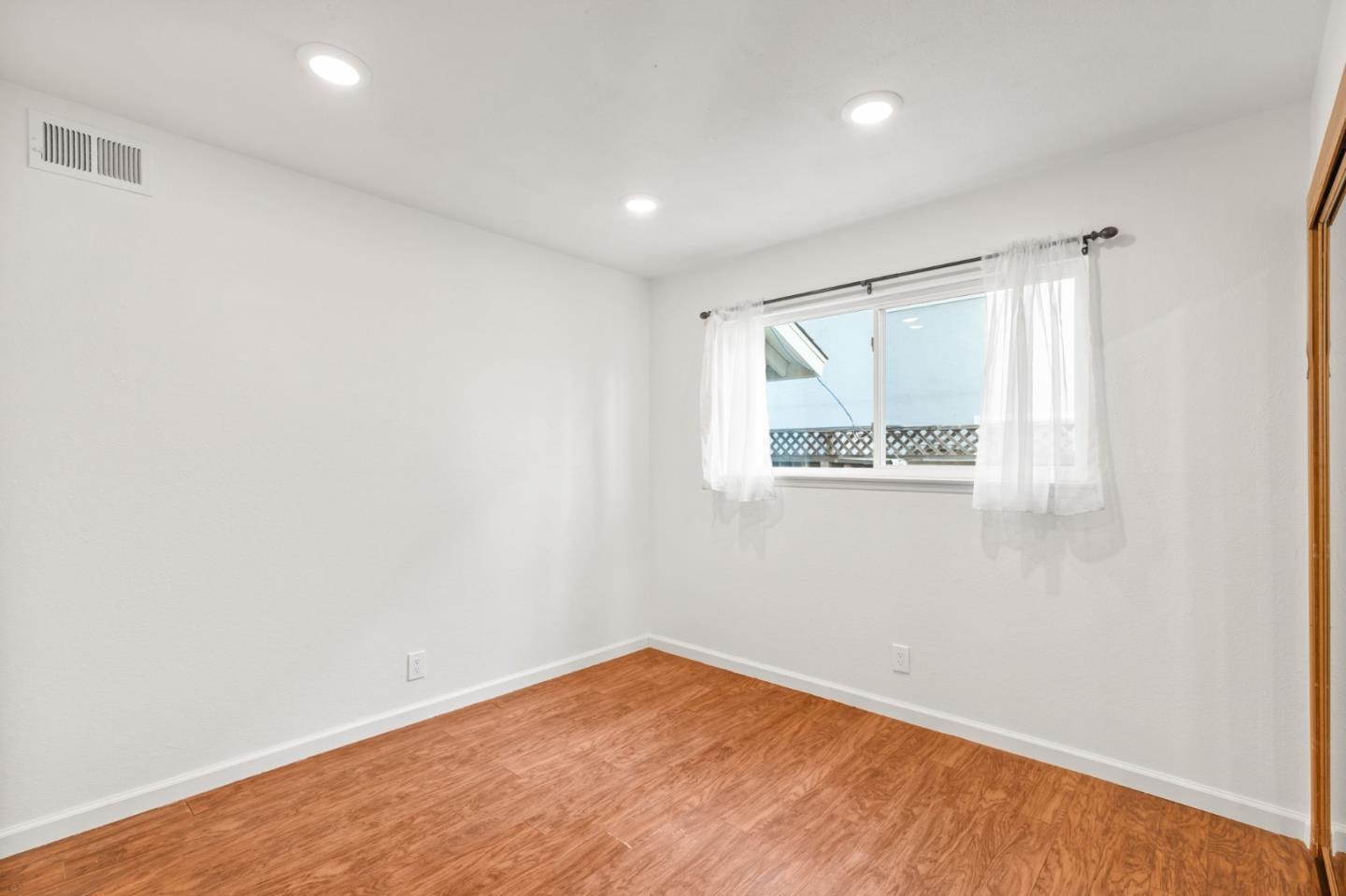 377 Avenida Arboles