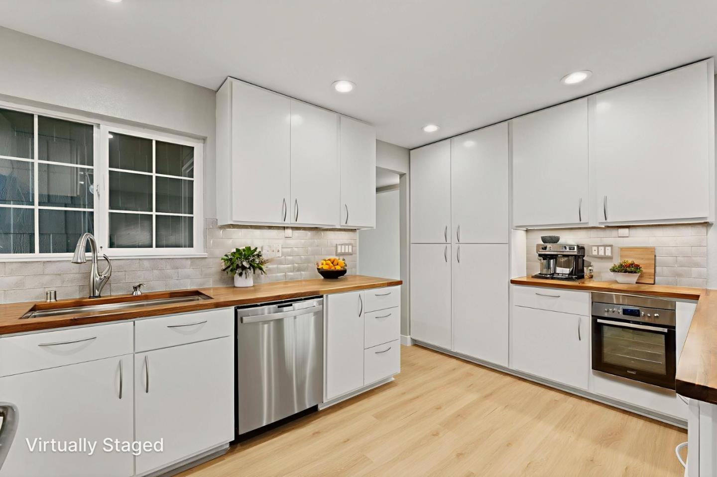 861 Mulcaster Court