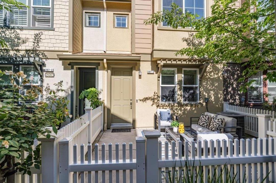 207 Peppermint Tree Terrace 4