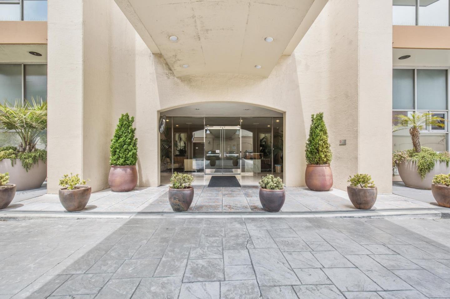 1200 Gough Street 10B
