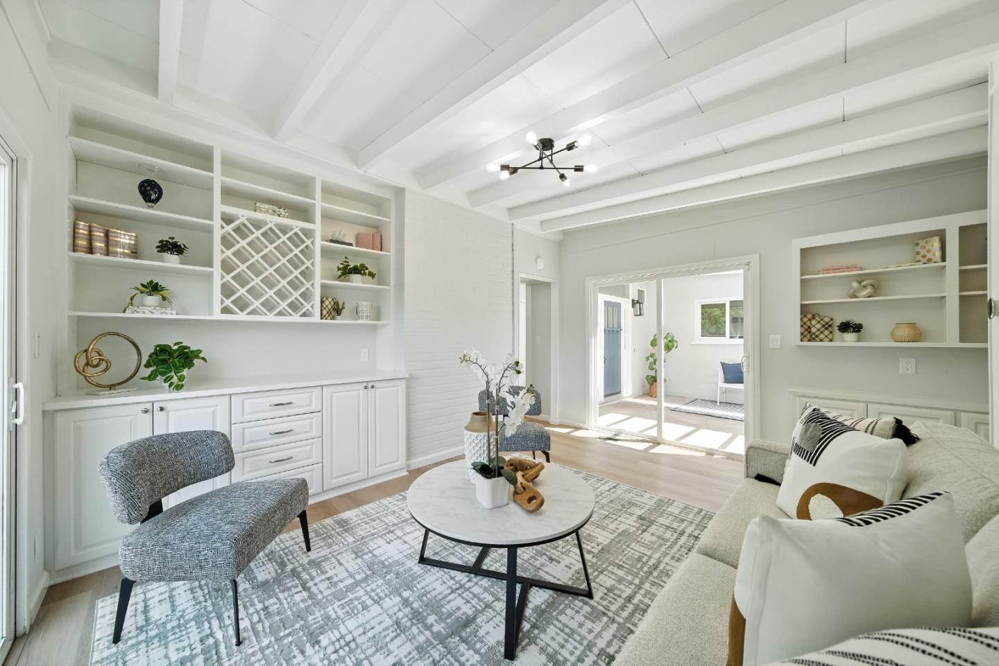 821 East Meadow Drive
