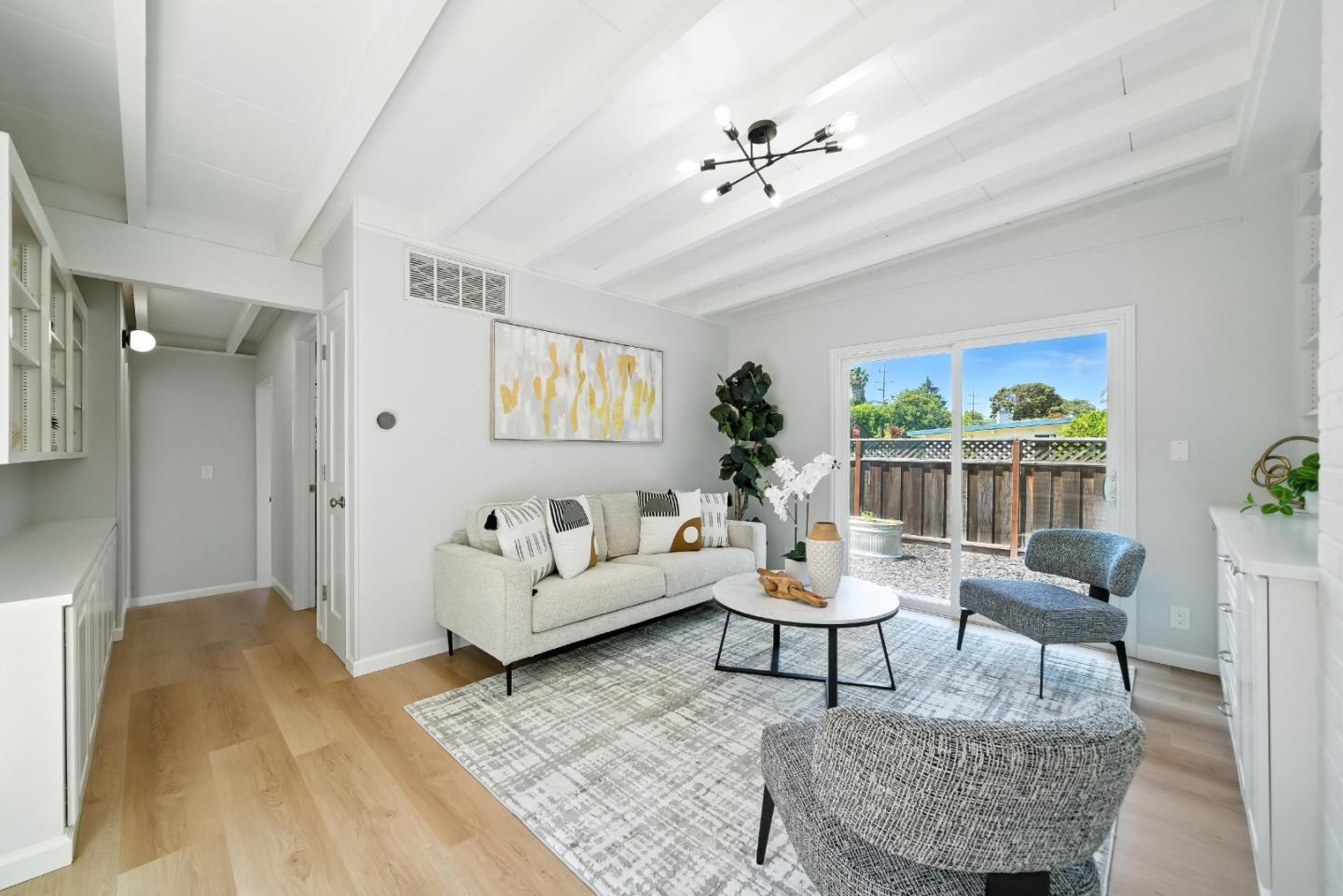 821 East Meadow Drive