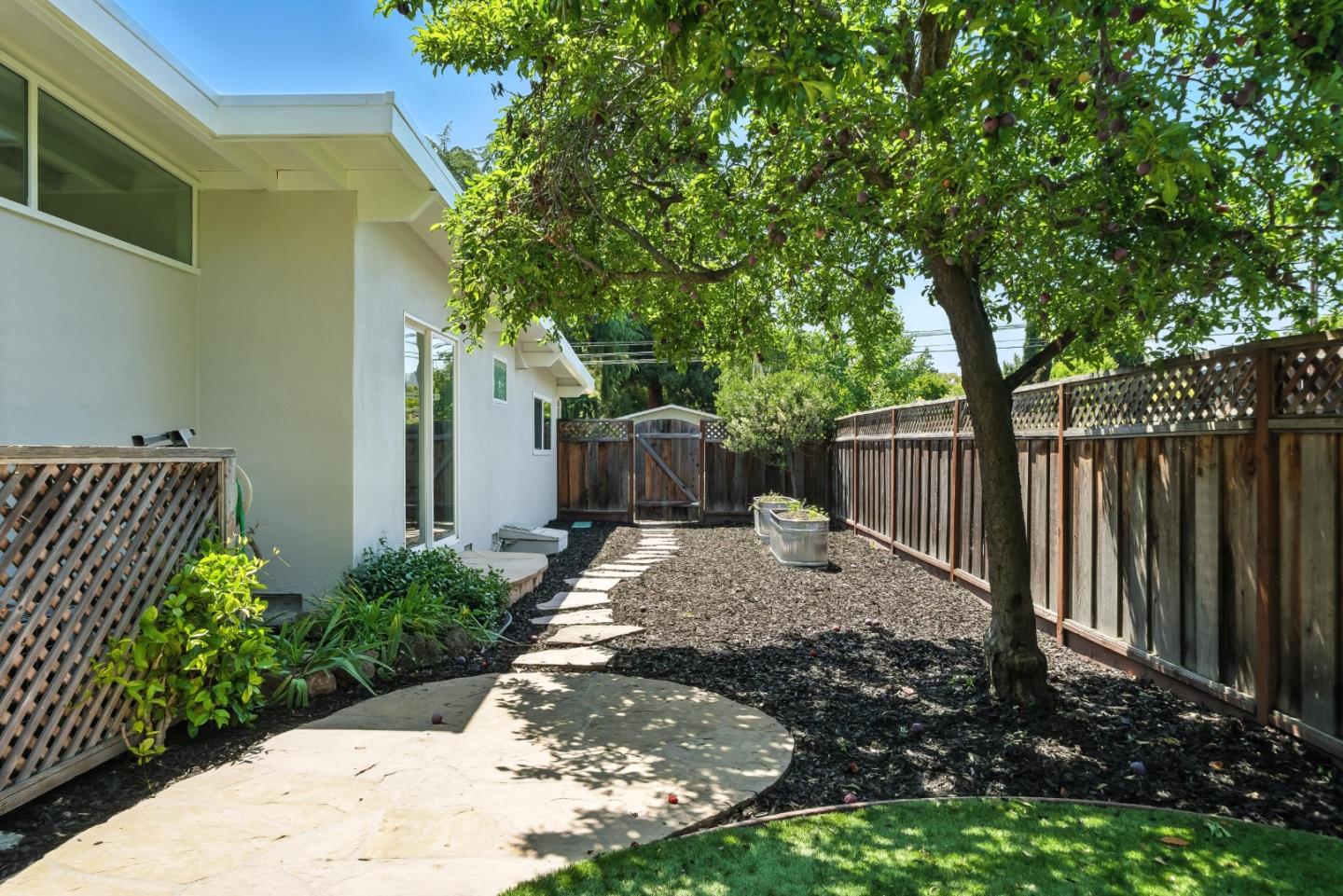 821 East Meadow Drive
