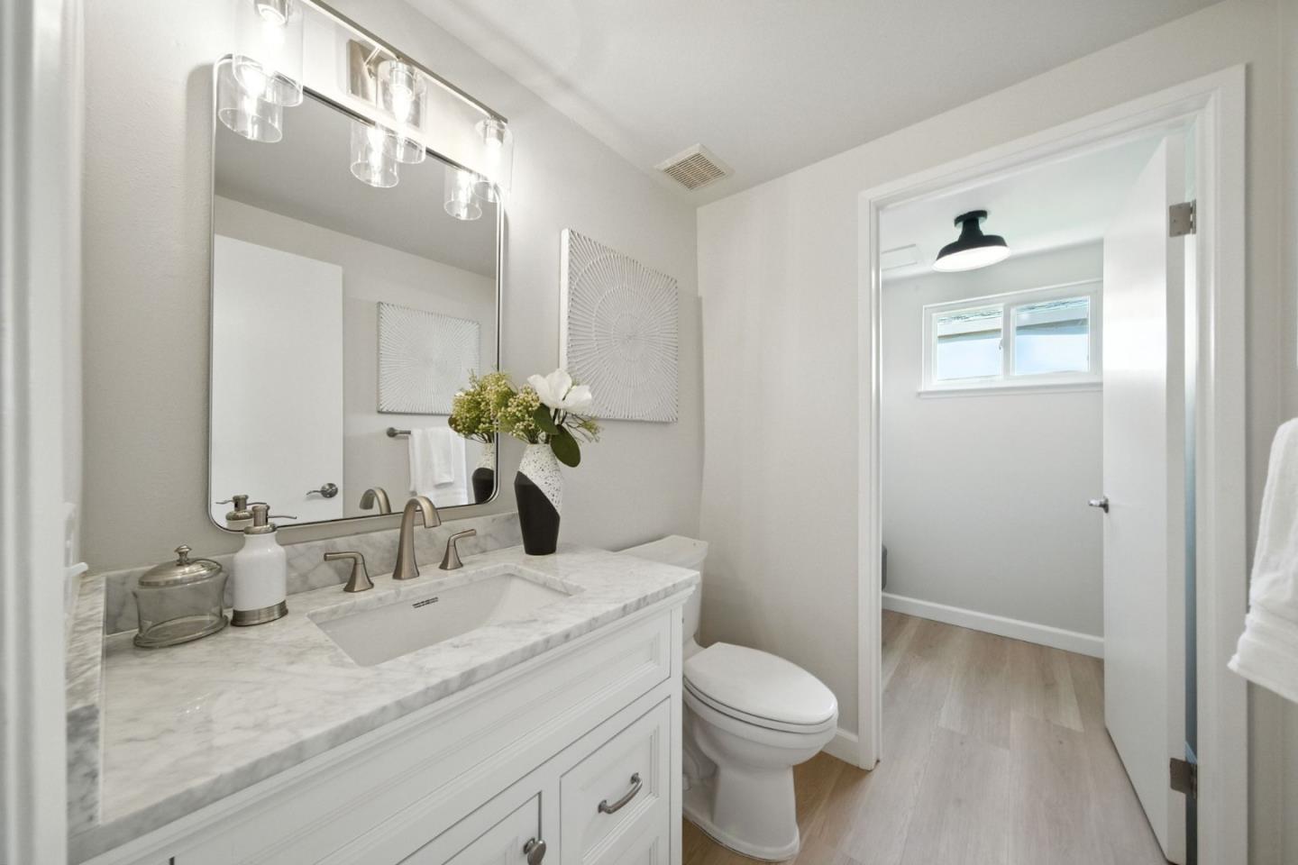 4608 Royal Garden Place