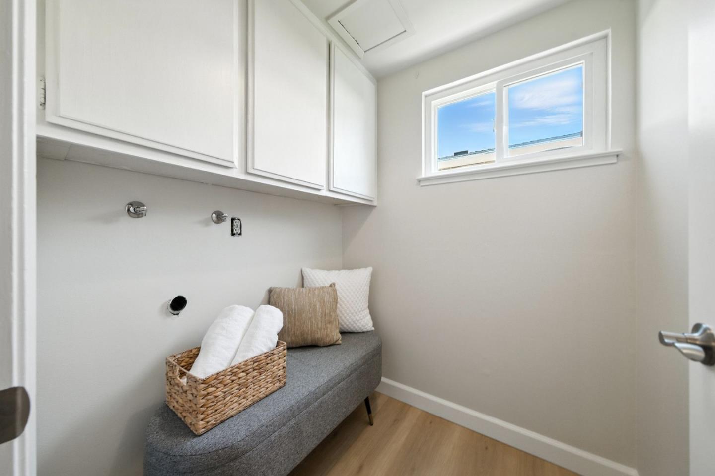 4608 Royal Garden Place